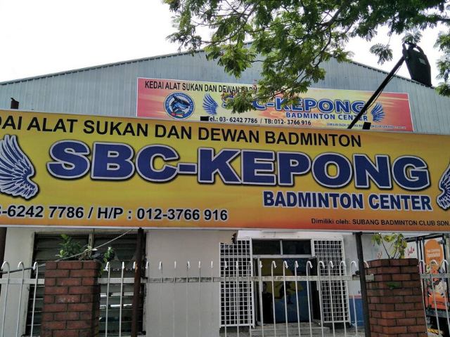 Kedai badminton near me